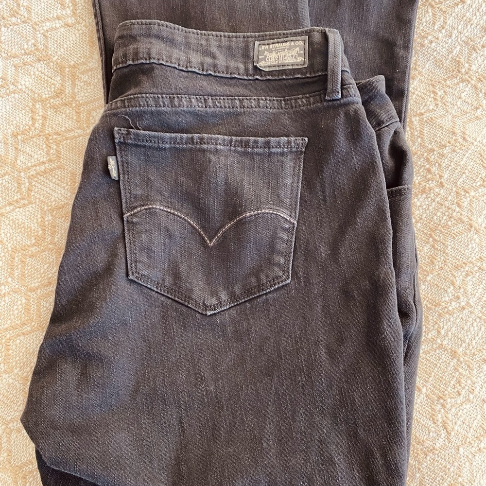 Levi’s black jeans/leggings -Cropped Jeans-